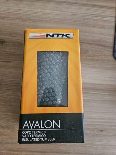 Copo Térmico Preto com Tampa Resistente Avalon Nautika