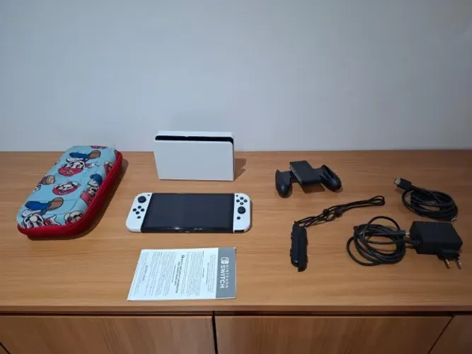 Nintendo Switch OLED Completo + Case do Mario