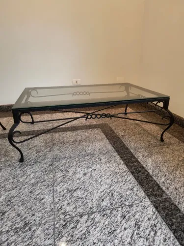 Mesa De Centro Clássica Luxo Em Ferro Forjado E Tampo Cristal