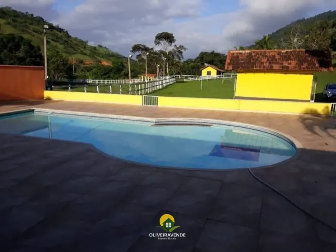 Haras para Venda em Paraíba do Sul, Centro, 4 dormitórios, 2 suítes, 2 banheiros, 5 vagas