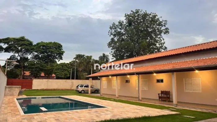 Linda chácara em condomínio fechado à venda na cidade de Tatuí-SP