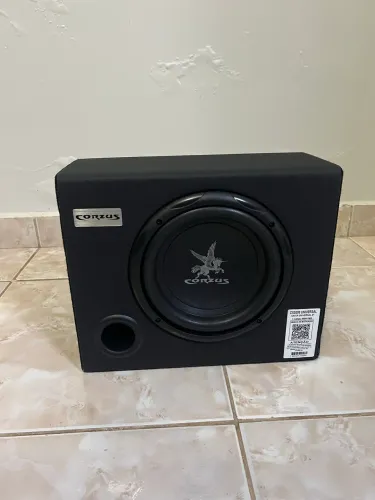 Caixa de grave slim corzus amplificada 