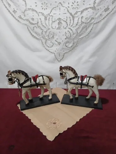 Antigo Par Esculturas De Cavalo De Papel Marche