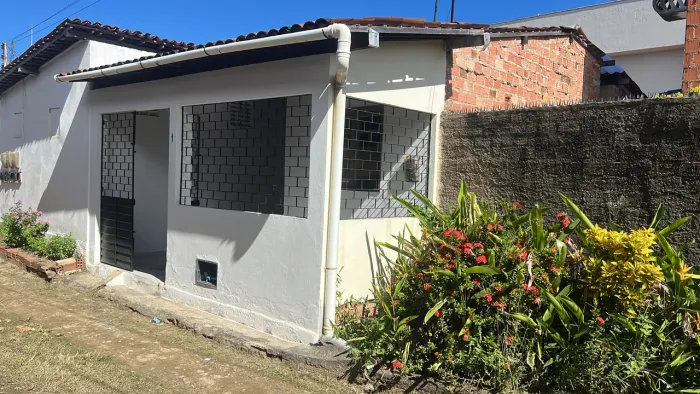 CASA NO FAROL, RUA ÍRIS ALAGOENSE, CESMAC.