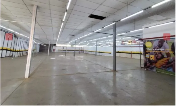 Aluga-se galpão/Loja com 1400m² no centro de Montes Claros