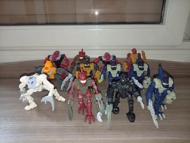 Boneco Bionicle Mc Donald's 2006 - Coleção de 12 no total