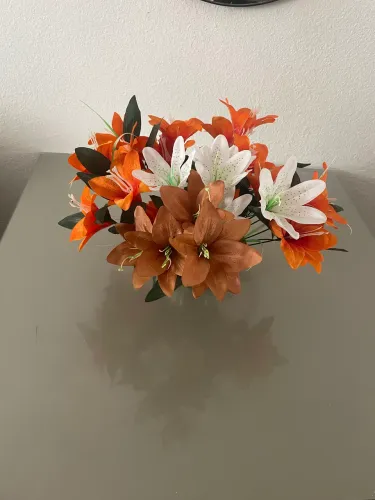Vendo mesa de 4 lugares SEM AS CADEIRAS 