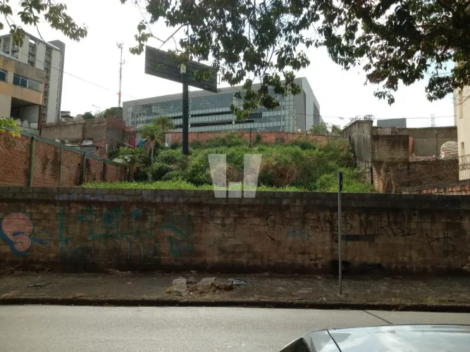 Lote com 558 m² - Sion
