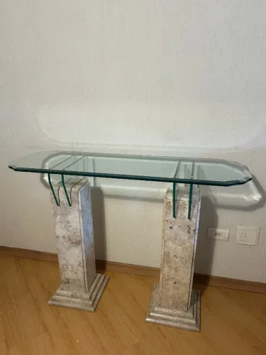 Mesa de Jantar e  aparador  e 6 cadeiras de graça 