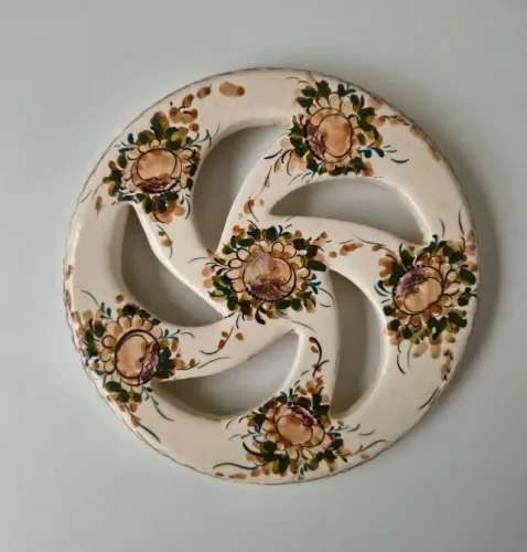 Descanso/Suporte De Panela Em Cerâmica Vazado Floral - 17cm