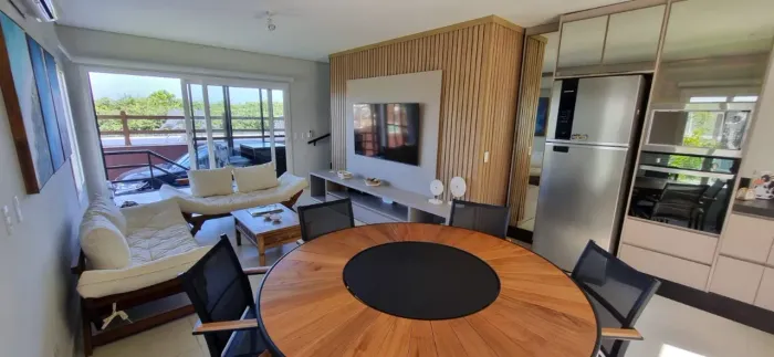 Casa em Condomínio de Luxo em Boracéia, São Sebastião-SP: 3 Quartos, 3 Suítes, 2 Salas, 4 