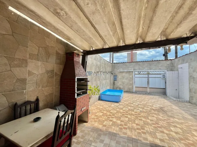 Casa Geminada à venda em Praia Grande, 2 quartos, 1 banheiro, 3 vagas de garagem