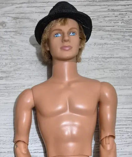 Boneco Ken Hottie Fashionista - 2009