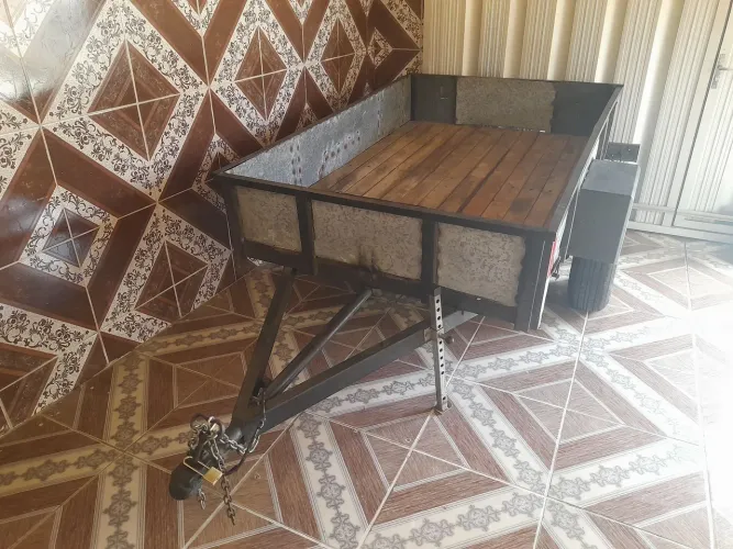 Carrocinha reboque um eixo já emplacada