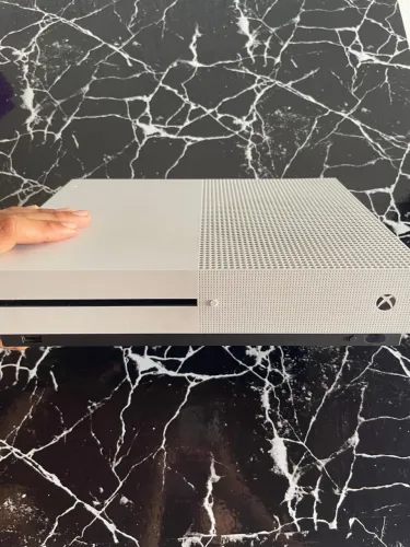 XBOX ONE S 1TB COM DEFEITO 