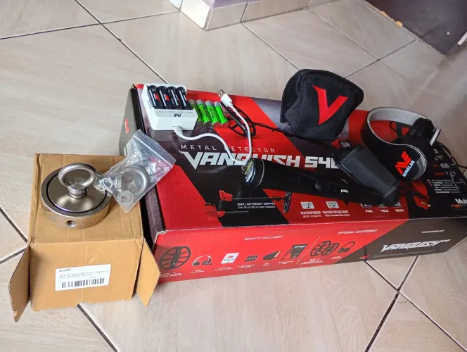 Detector de metais Vanquish 540