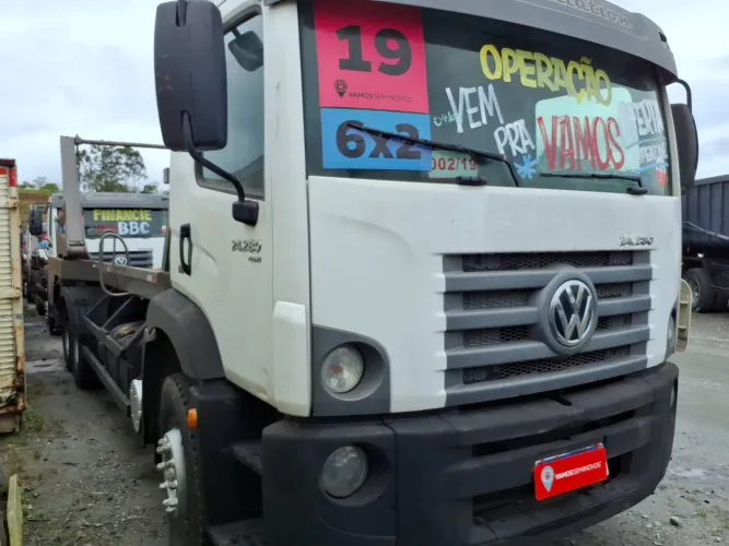 Volkswagen 24.280 E Constellation 6x2 2p (diesel)(E5) 2018/2019 Vamos Seminovos Pinheirinh