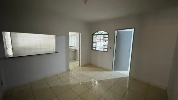 Casa para alugar no Celina Park com 3 quartos e garagem coberta para até 3 carros