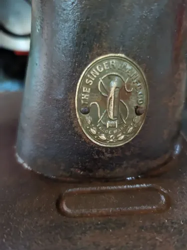 Corpo de Máquina de Costura Singer Antiga (Ano 1872) - Para Restauração ou Decoração <br>D