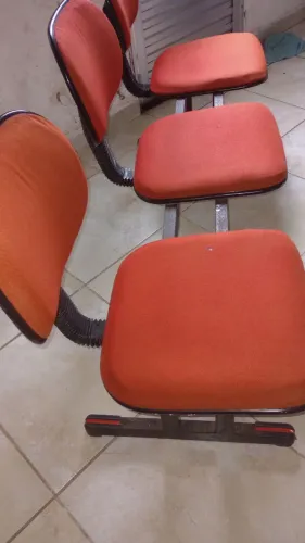 Vendo cadeira Logari o trez Lugares