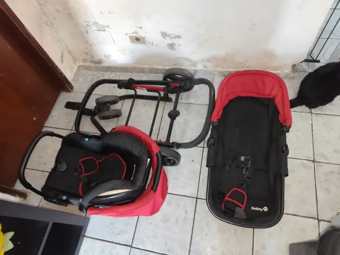 Carrinho, bebê conforto e Moisés Safety St 