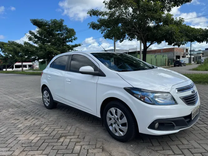 Chevrolet Onix Hatch LT 1.4 8V Flex Power Mec. 4P 2014