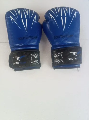 Luva boxe e artes marciais semi nova.