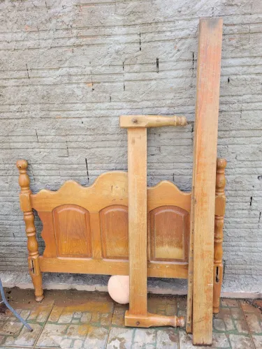 Cama de madeira 