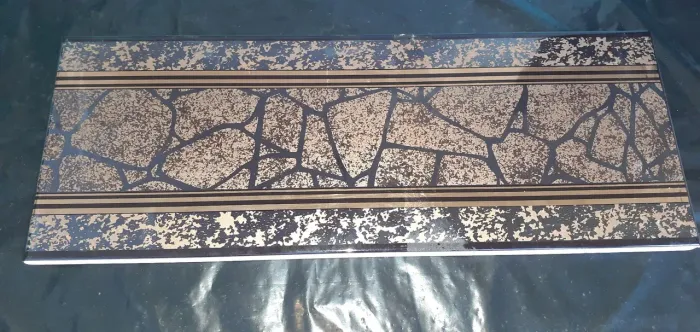 Azulejo Decorativo 33 × 13 cms. 10 unidades. $ 7,00 a unidade.