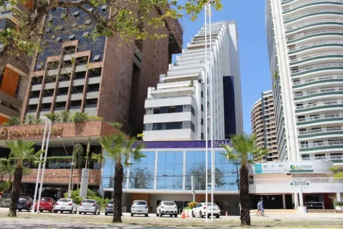 FLAT BEIRA MAR DE FORTALEZA - VAGA - WIFI - TV A CABO - ACADEMIA - AGUA QUENTE