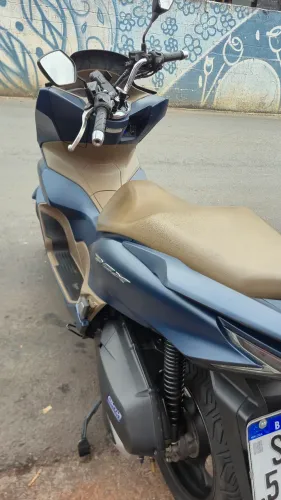 PCX DLX 2024