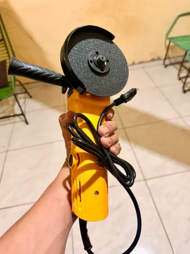 VENDO ESMERILHADEIRA ANGULAR