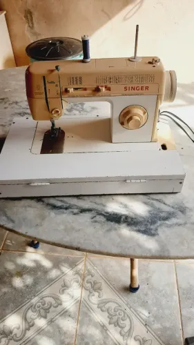 Máquina de costura singer facilita 43
