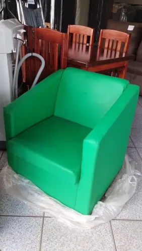 Poltrona verde nova