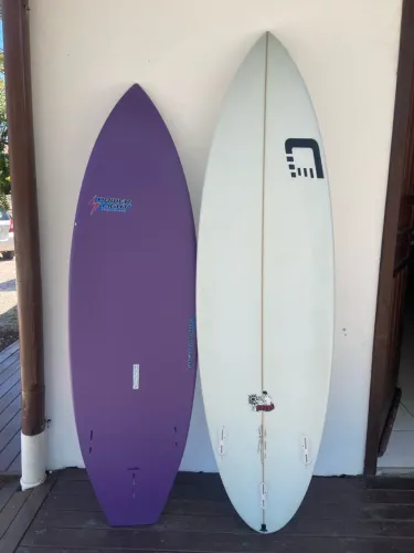 VENDO PRANCHAS DE SURF - ROXA E BRANCA