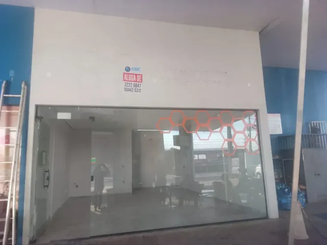 Imóvel para aluguel possui 30 metros quadrados em Lourival Parente - Teresina - PI