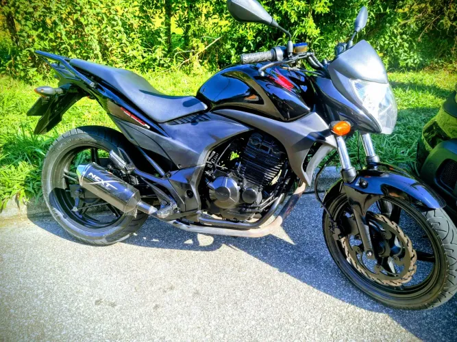 Moto com Defeito no motor nao gasta muito pra fazer e esta sem dut