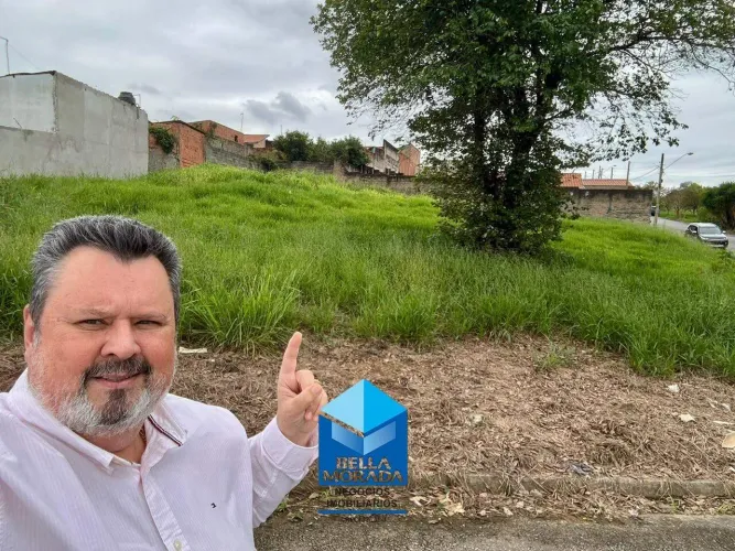 Área com 938 m² Bairro Alto dos Laranjais