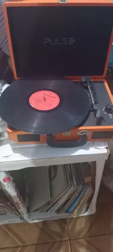 Vendo som de vinil com cerca de 200 disco de