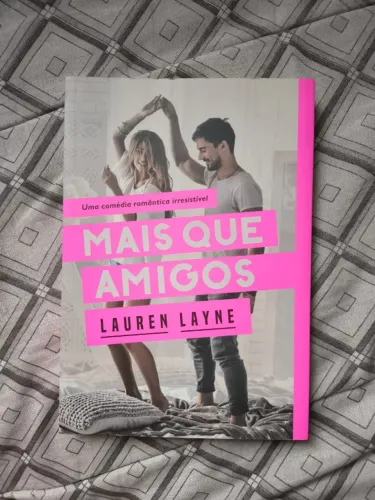 Livro Usado Romance '' Mais que amigos'' apenas 10 reais