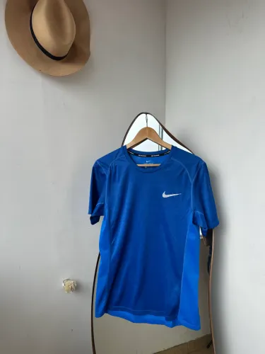 Camiseta masculina Nike running tan m