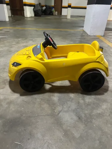 Carrinho a pedal roadster 