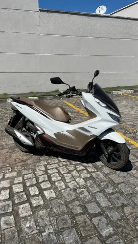 HONDA PCX DLX 150 2021 - 5.000 KM - IMPECÁVEL - EMPLACADA 2026