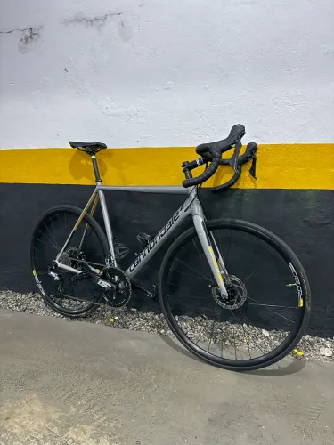 Bicicleta Cannondale Caad 12
