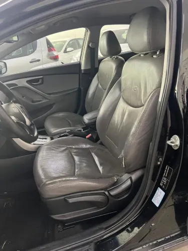 Hyundai Elantra GLS 1.8 16V Aut. 2012