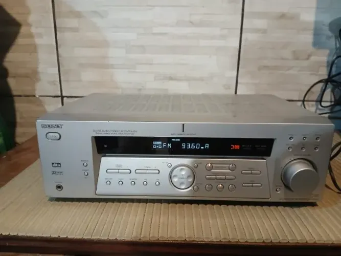 Receiver Sony modelo STR-DE485 usado