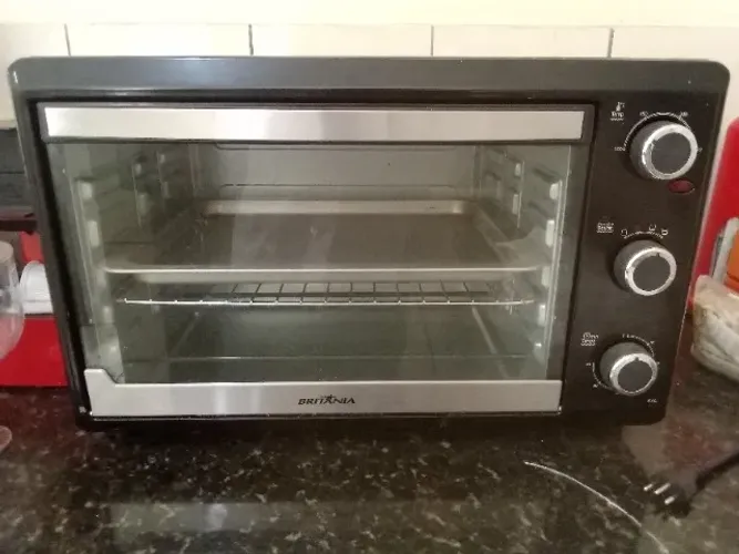 Forno Elétrico Britânia 44L Preto Dupla Resistência 1500W BFE44P 220V