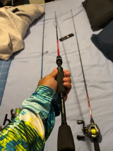 Vara de pescar 12 libras rapala lótus 
