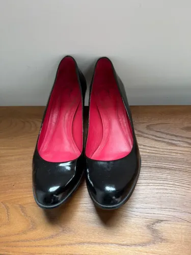 Sapato Zeferino clássico verniz preto 39 1/2, seminovo, excelente.