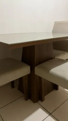 Mesa 4 cadeiras tampo de vidro